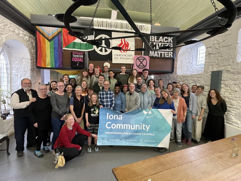 full_group_picture_of_peopel_staying_at_abbey