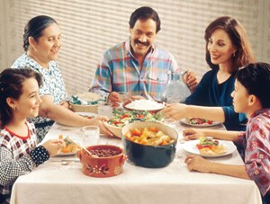 family_eating_news