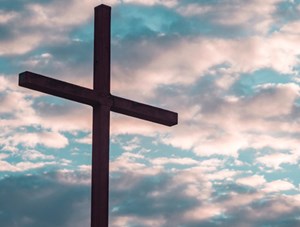 cross_light_sky_news